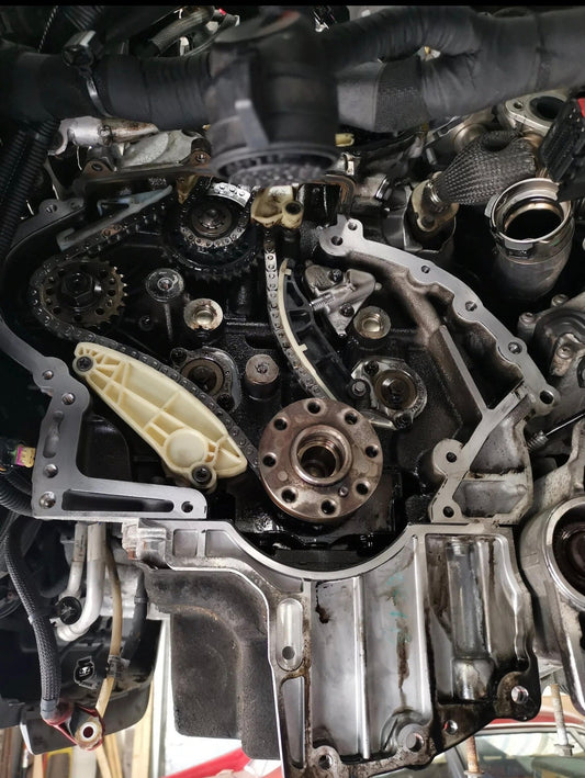 ⚠️ Hearing a Rattle on Startup?  If your Jaguar or Land Rover with the Jaguar Land Rover 2.0 Ingenium engine is rattling on startup, it’s a common sign of timing chain wear.  👉 Left unchecked, this can lead to complete engine failure.