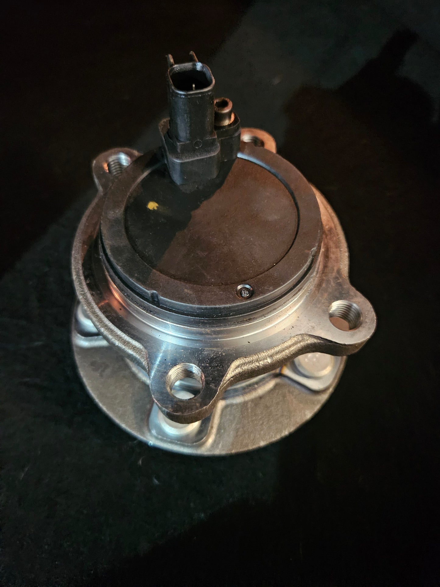 Ford focus rear wheel bearing with self park